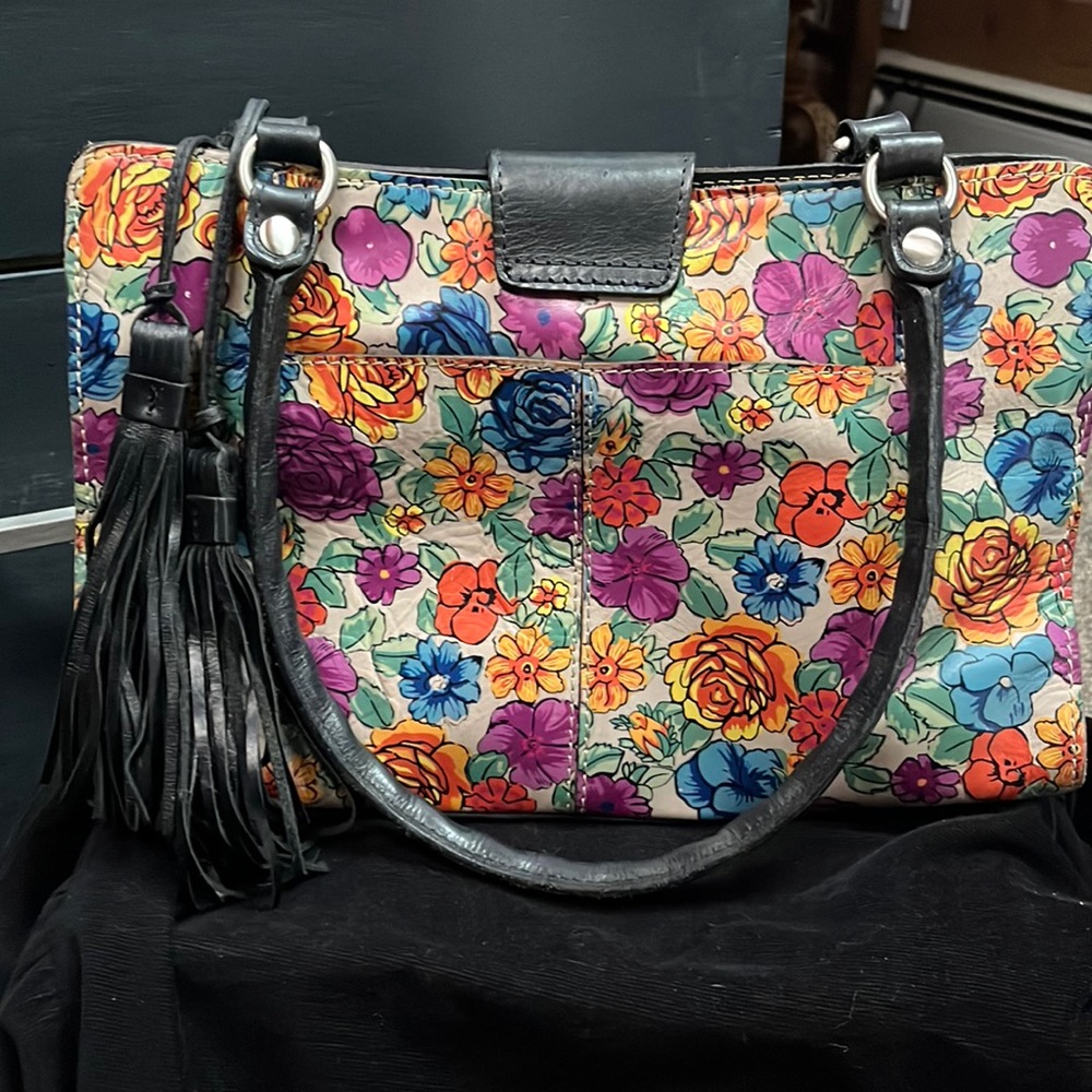 Patricia Nash "Rienzo" Spanish Villa collection shoulder bag